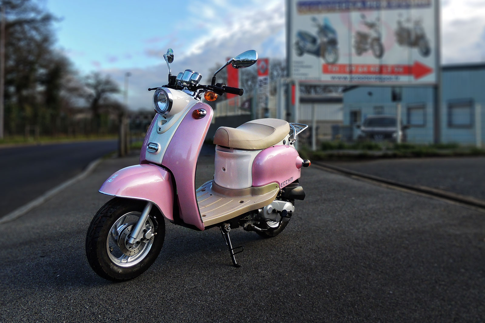 SCOOTER-50-ECCHO-PINK-02